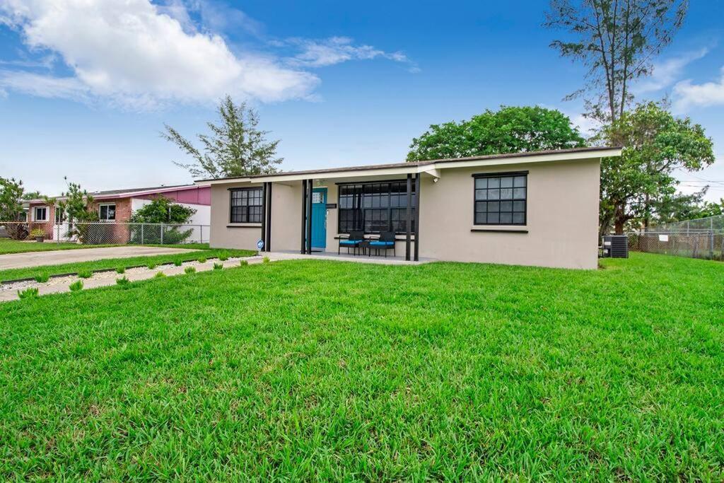Modern Getaway Near The Beach With Room For A Boat West Palm Beach Exterior foto