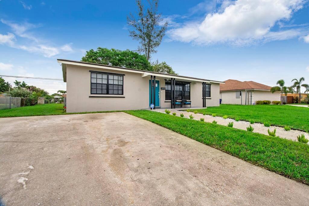 Modern Getaway Near The Beach With Room For A Boat West Palm Beach Exterior foto