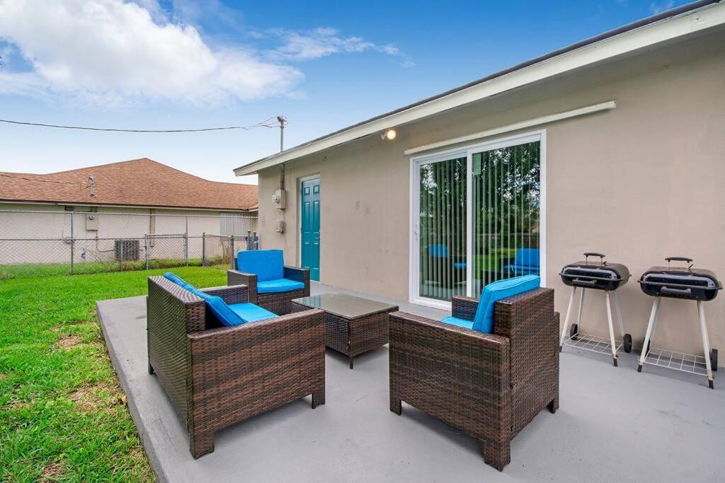 Modern Getaway Near The Beach With Room For A Boat West Palm Beach Exterior foto