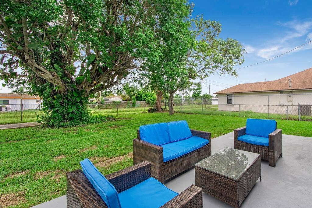 Modern Getaway Near The Beach With Room For A Boat West Palm Beach Exterior foto